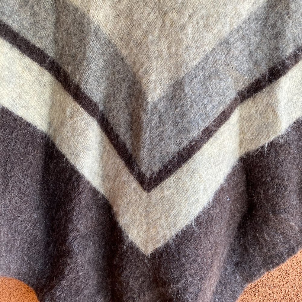 Vintage Icelandic Fashions Wool Hooded Poncho One Size - Picture 3 of 6